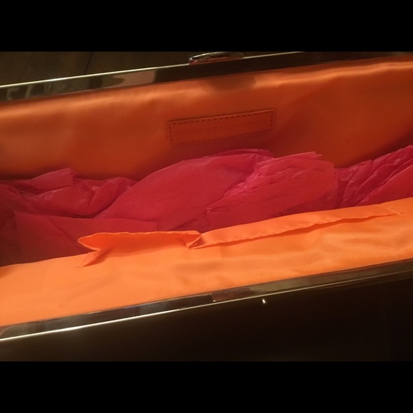 Beautiful Chinese laundry large cluch - Picture 6 of 6